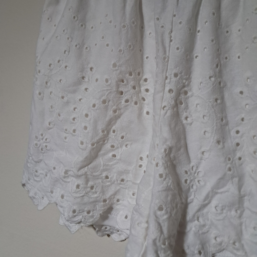 Womens eyelet embroidered anglaise pull on highrise white shorts pockets size S. - Picture 6 of 7